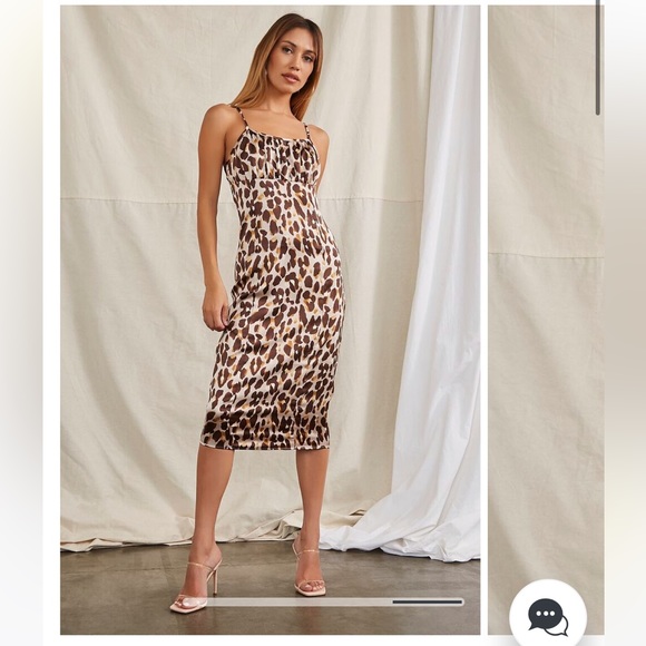 Forever XXl Leopard 🐆 Print Satin Midi Dress 👗 - Picture 2 of 9